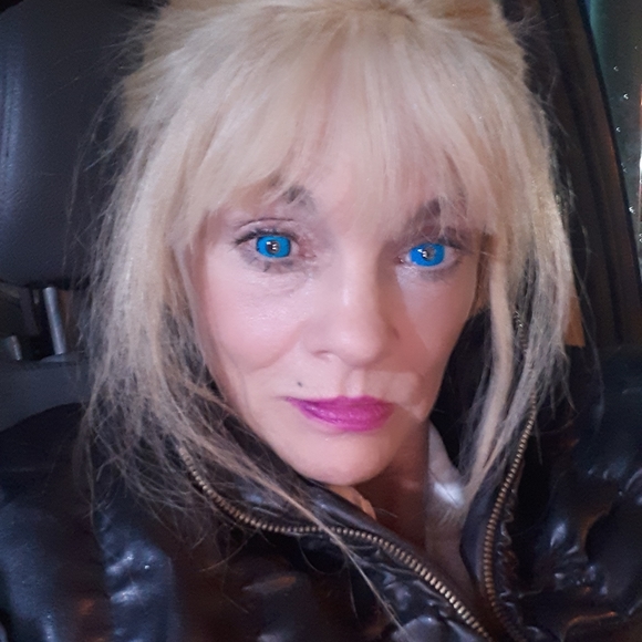 Meet your Posher, Alanna - Picture 2 of 2